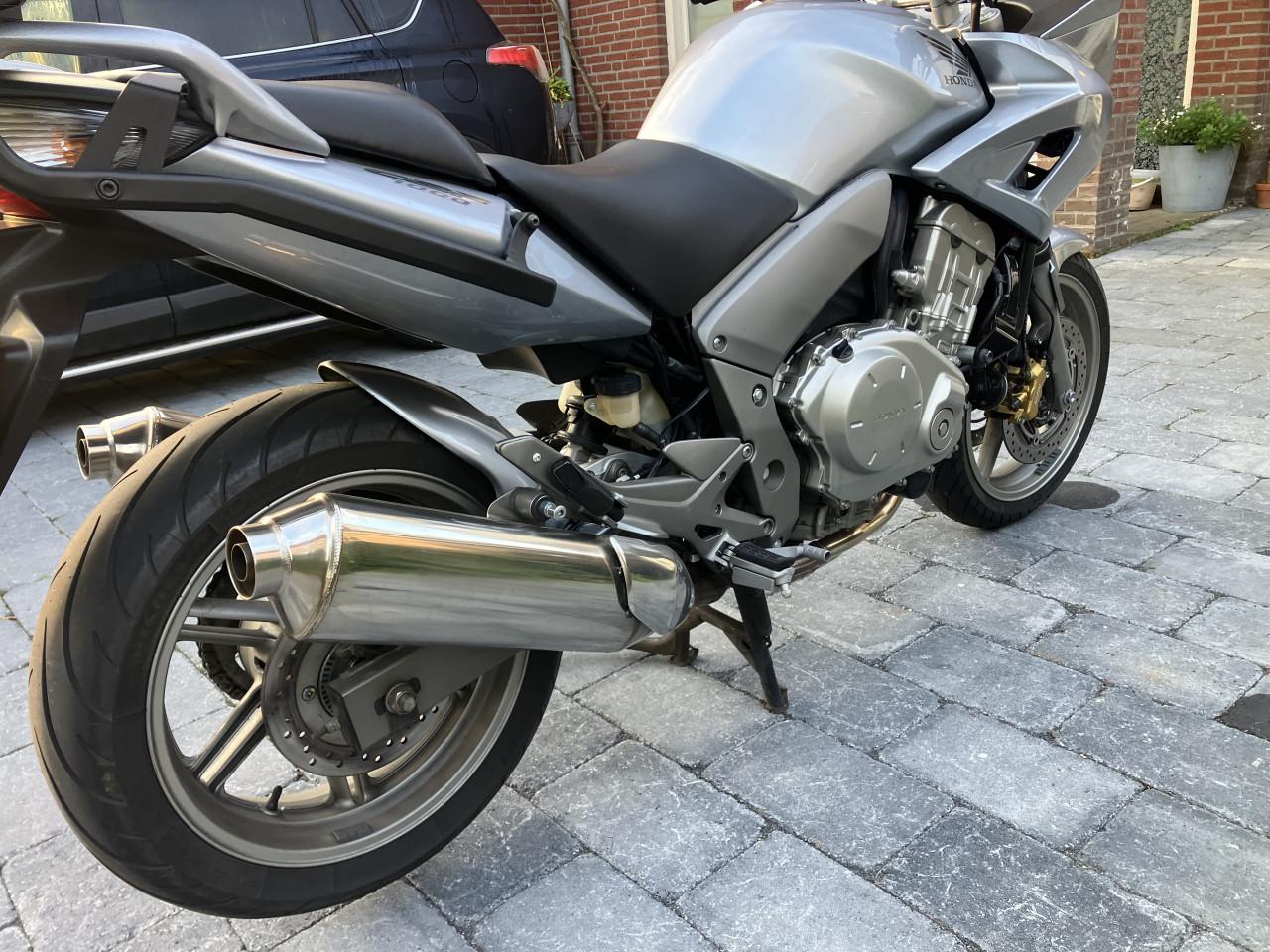 Honda CBF1000A 2008 slechts 21.390 km topkoffer recent geserviced 100% goed