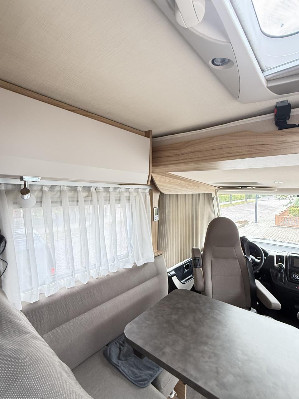 Hymer EX580 Compact 2x Airco Levelsysteem automaat 9 traps