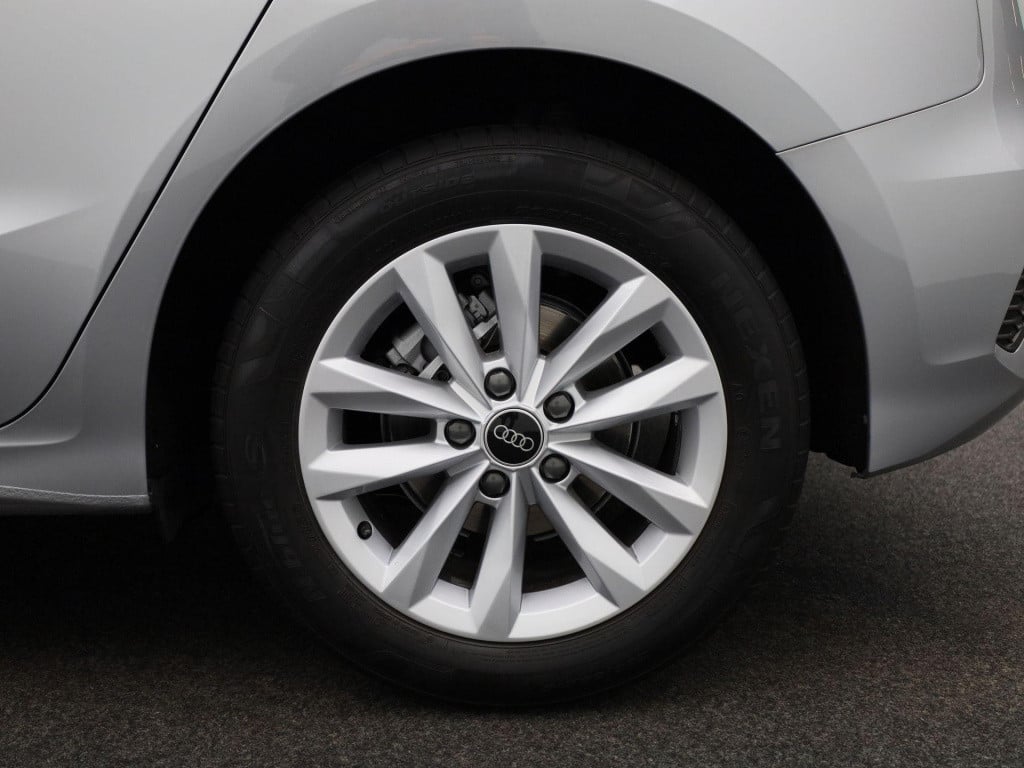 Audi A3 sportback 30 tfsi business edition | automaat | navigatie | apple c