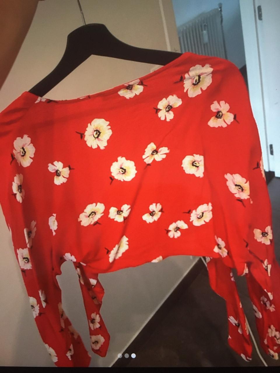 Kort knoop blousje maat L