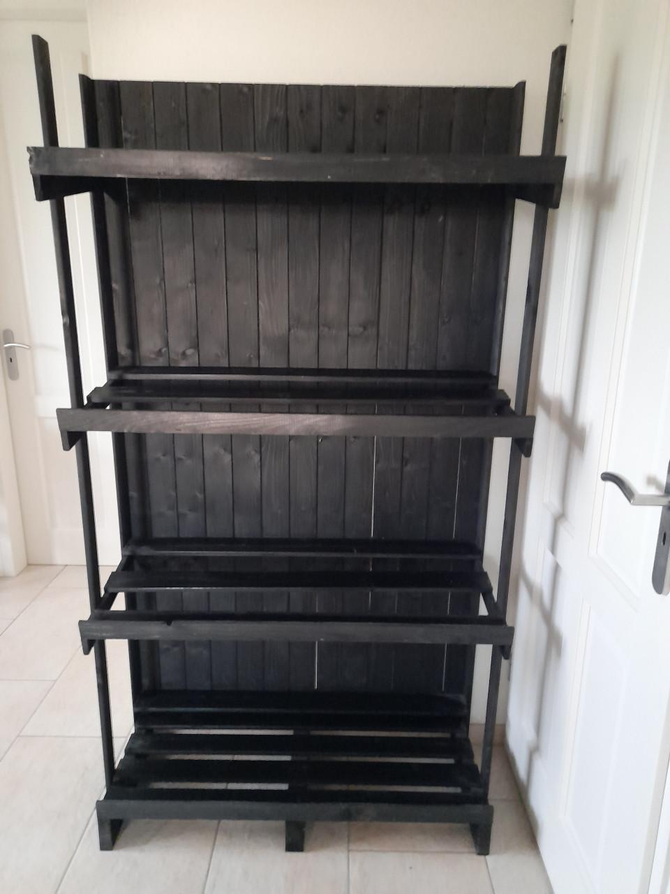 Zwart rek 40 x 100 x 180H (in goede staat )