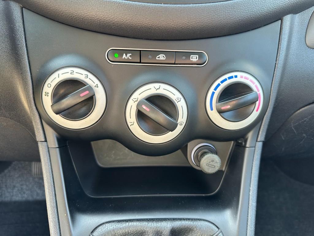 Hyundai I 10 1.1 dynamic cool airco elektrische ramen lage km-stand