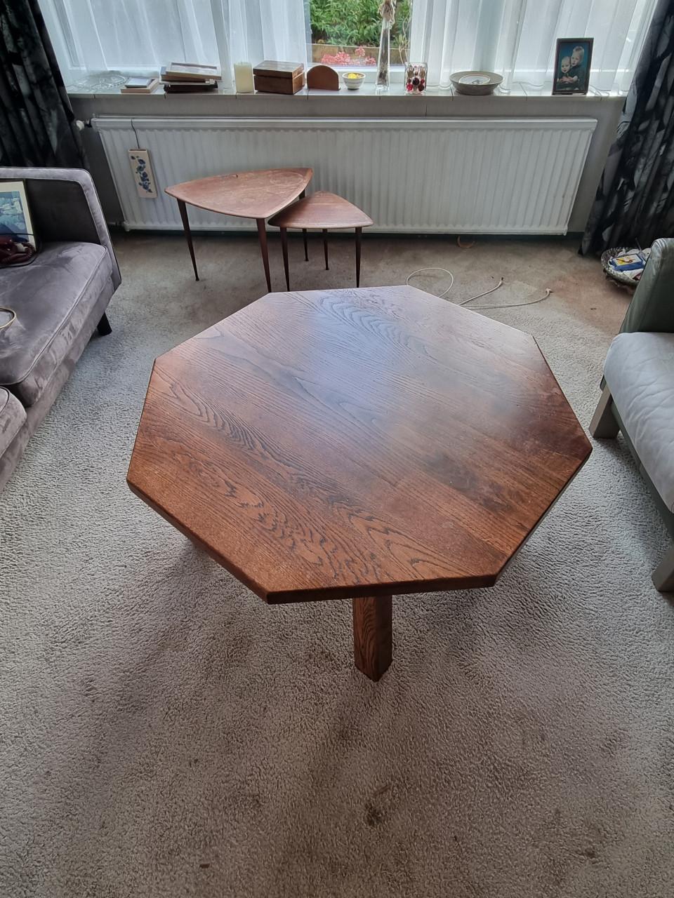 Gratis mooie salontafel 8 hoekig
