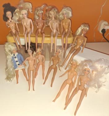 12 barbies geen Mattel