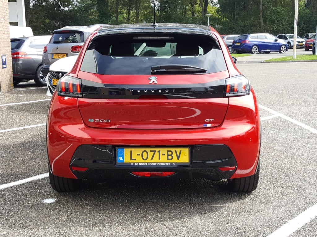 Peugeot 208 gt pack ev 50kwh 136pk/12%bytelling+btw | 3-fase navigatie | cr