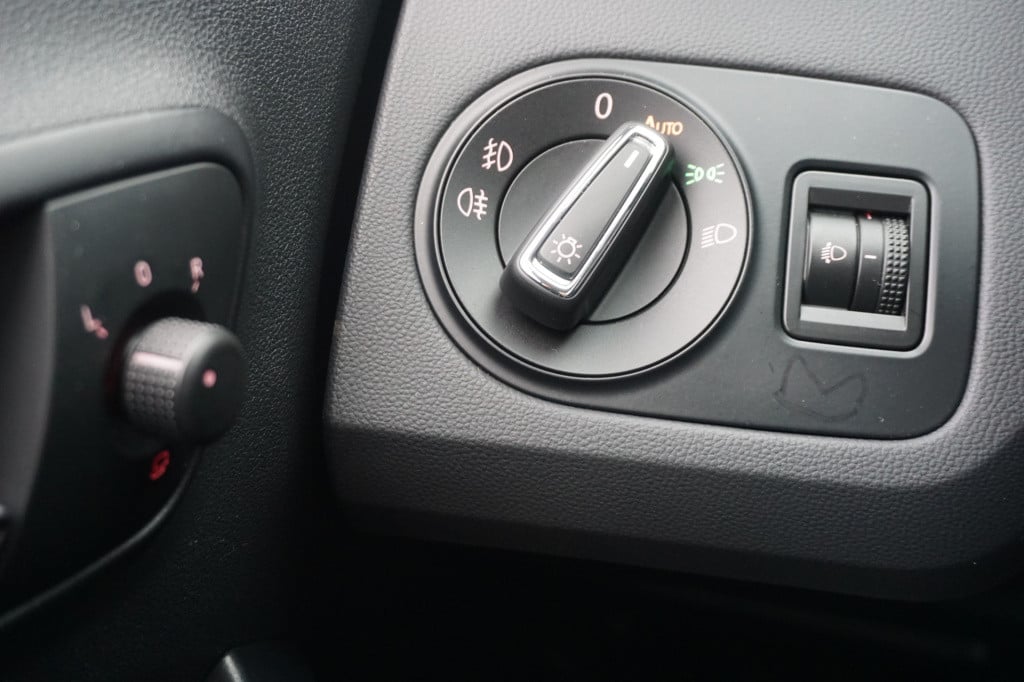 Seat Ibiza st 1.0 ecotsi style connect automaat - airco / navi / cruise / p