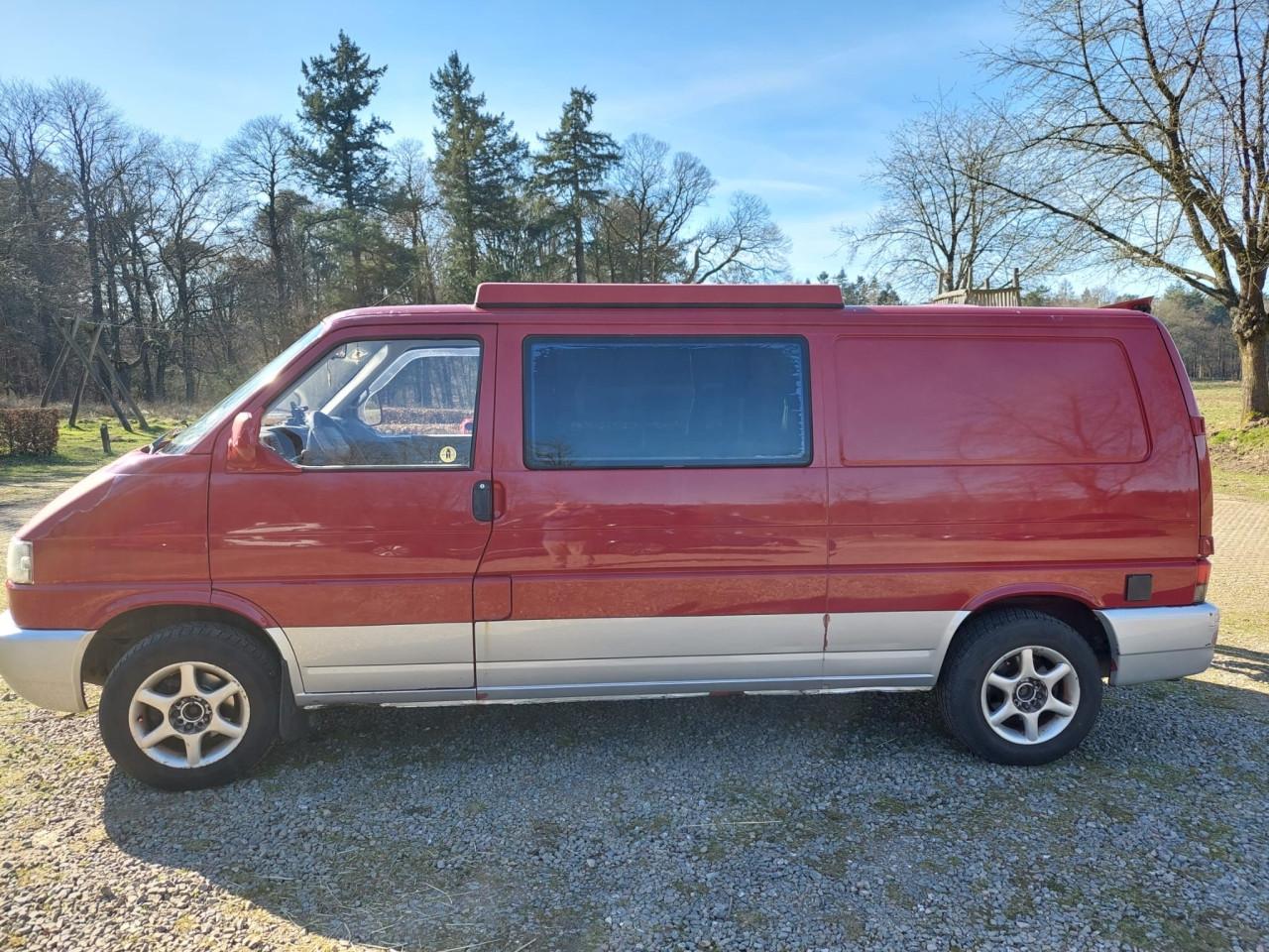 Rode avontuurlijke Camper