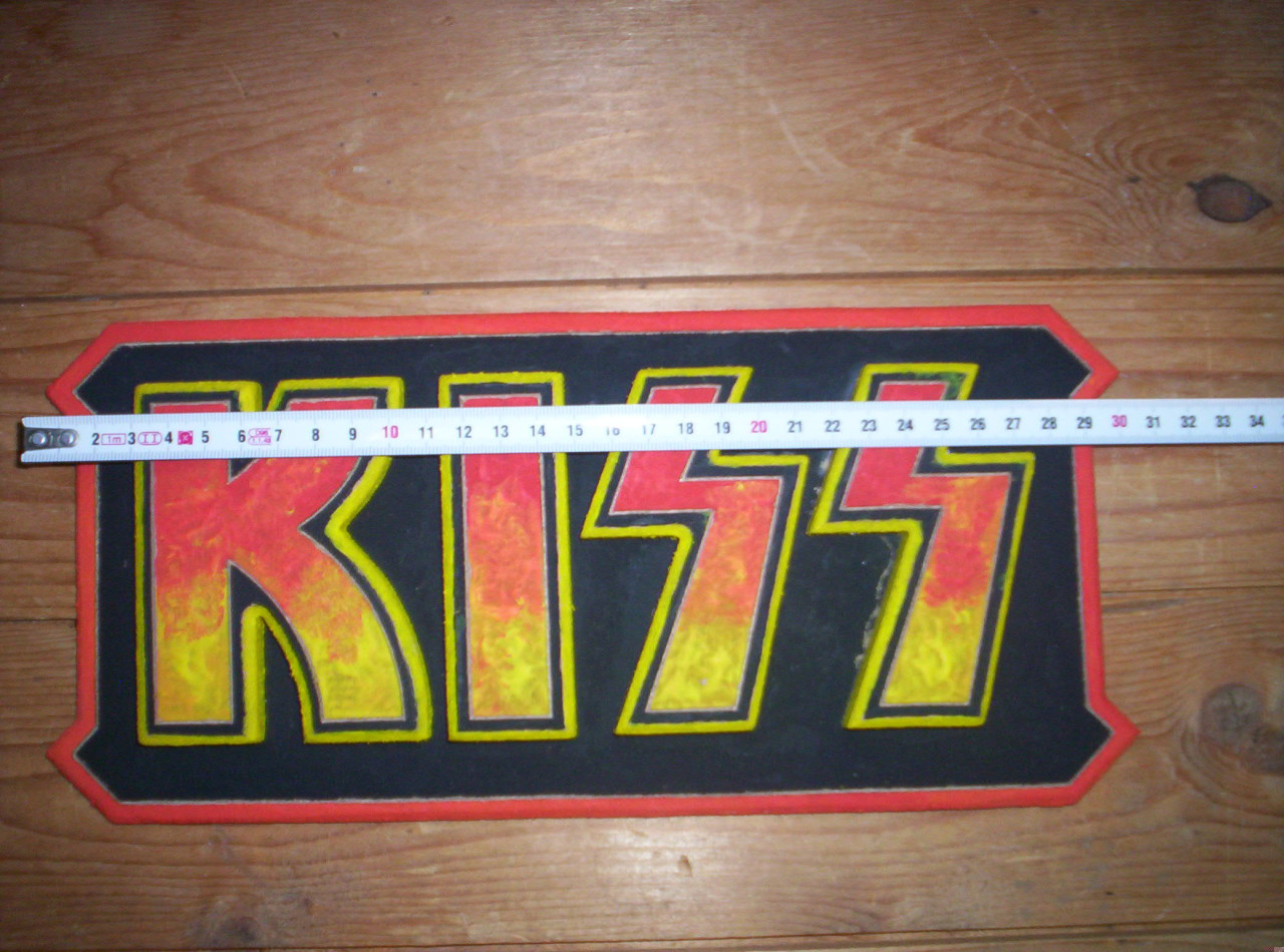 Te koop bord met tekst KISS