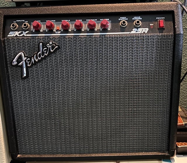 Fender versterker with the Red knobs!