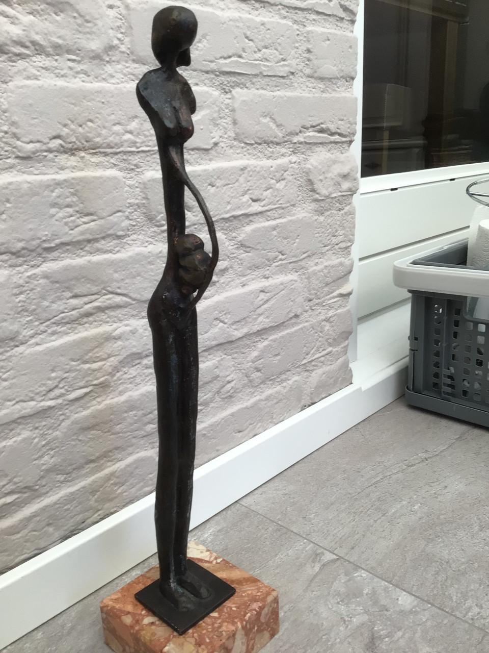 Zwangerschapsbeeldje brons