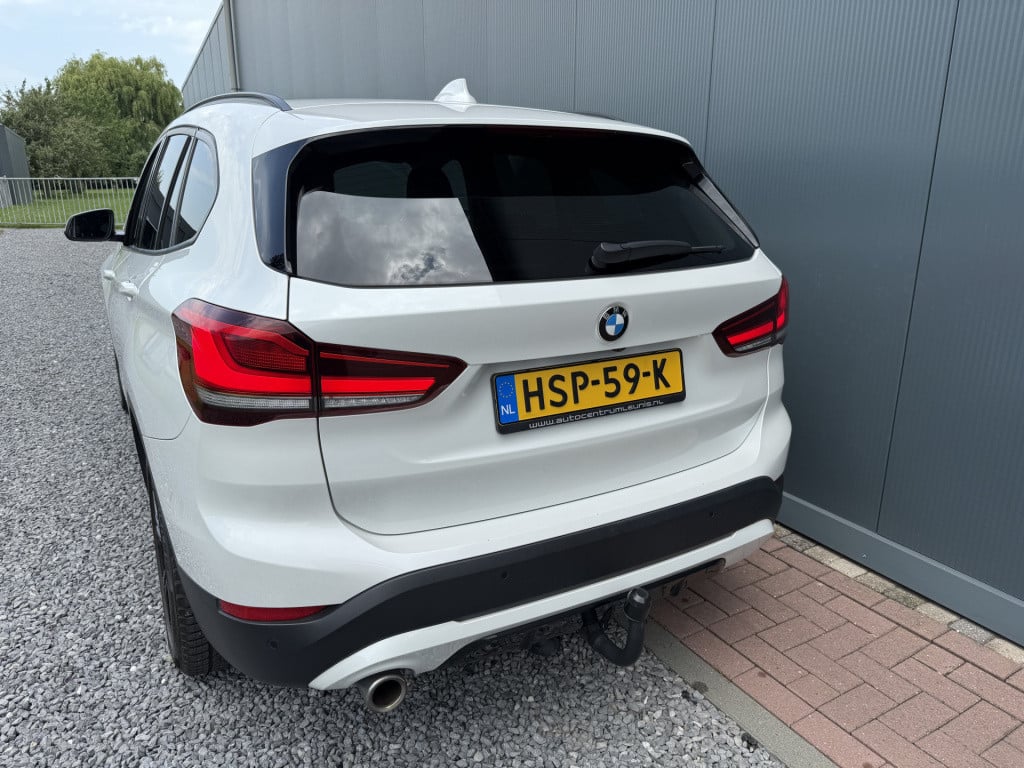 BMW X1 s-drive18i 140pk high executive