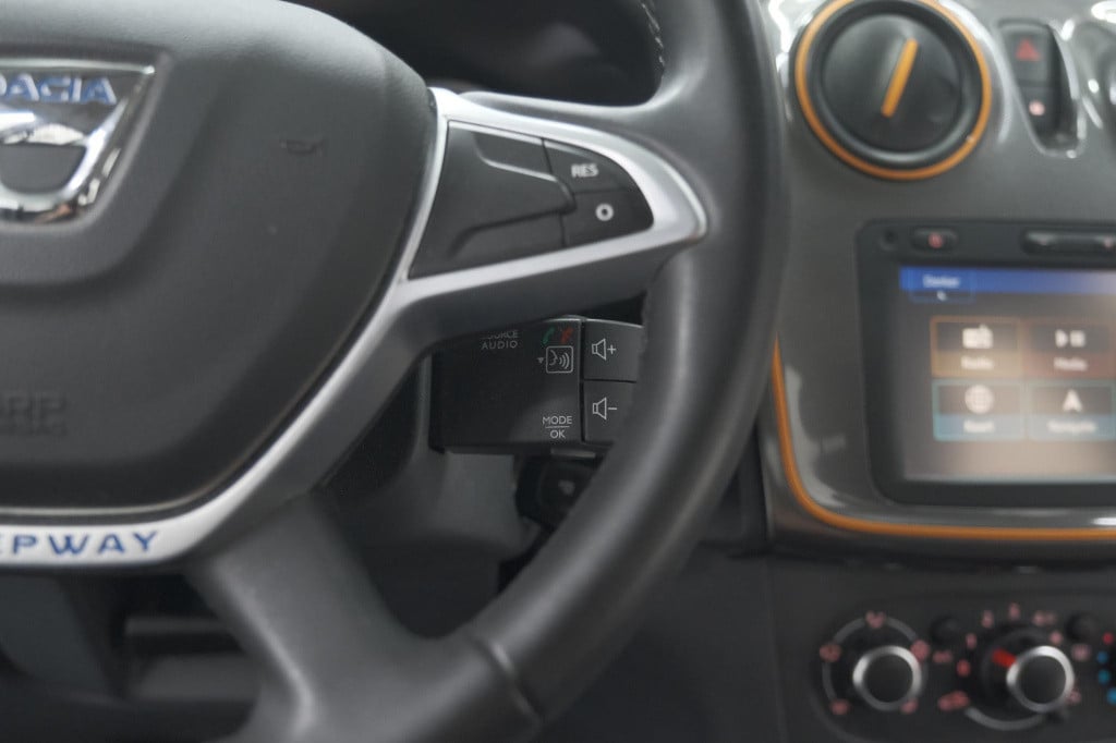 Dacia Sandero Stepway tce 90 sl | camera | navigatie | parkeersensoren | cr
