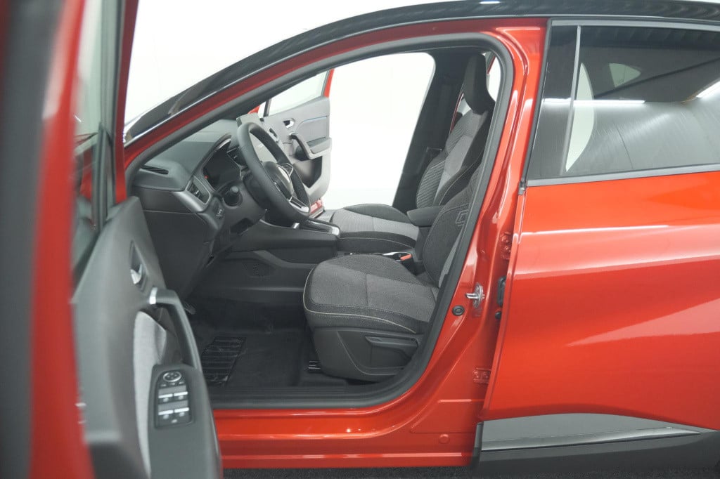Renault Captur 1.6 e-tech full hybrid 145 techno | advanced driving | camer
