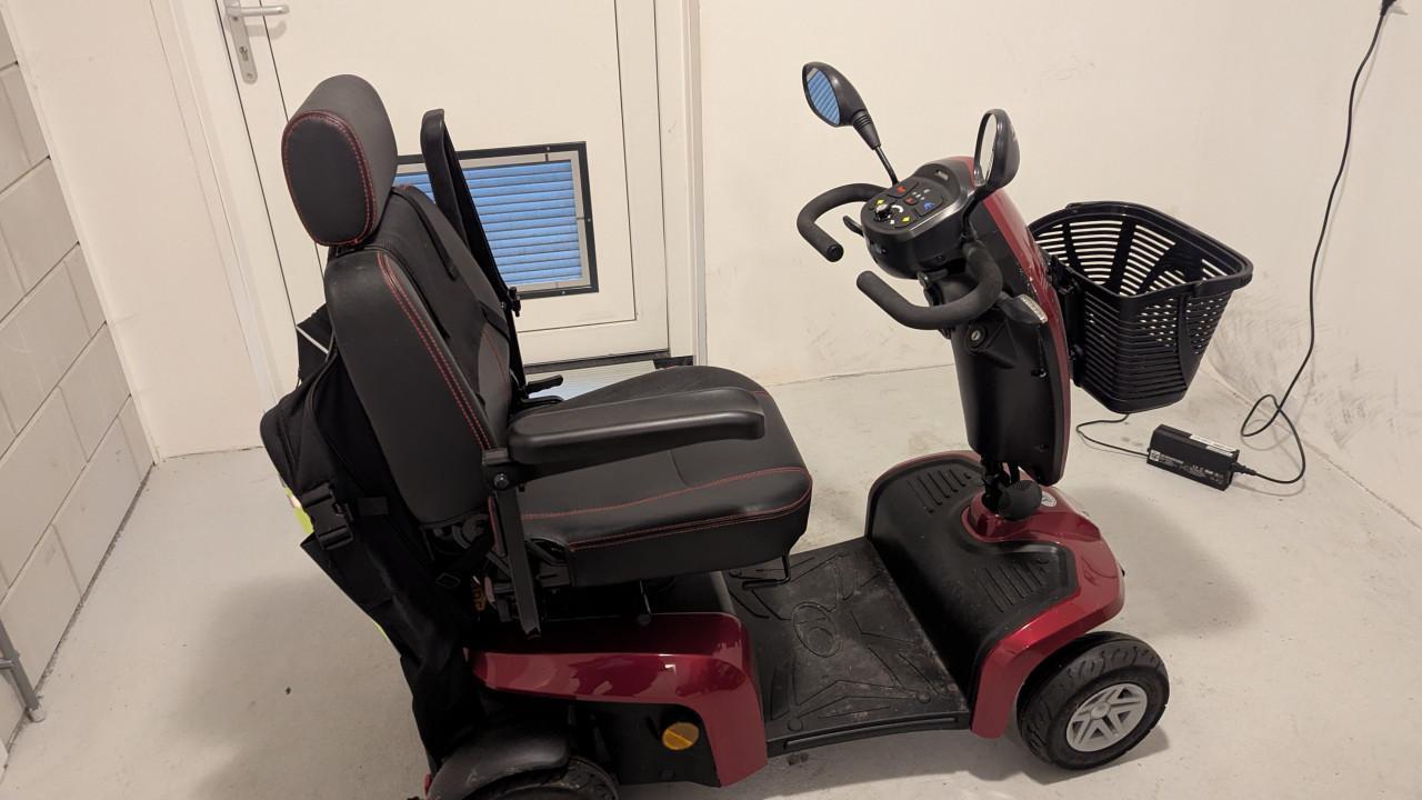 Scootmobiel zo goed als nieuw - moet snel weg wegens omstandigheden