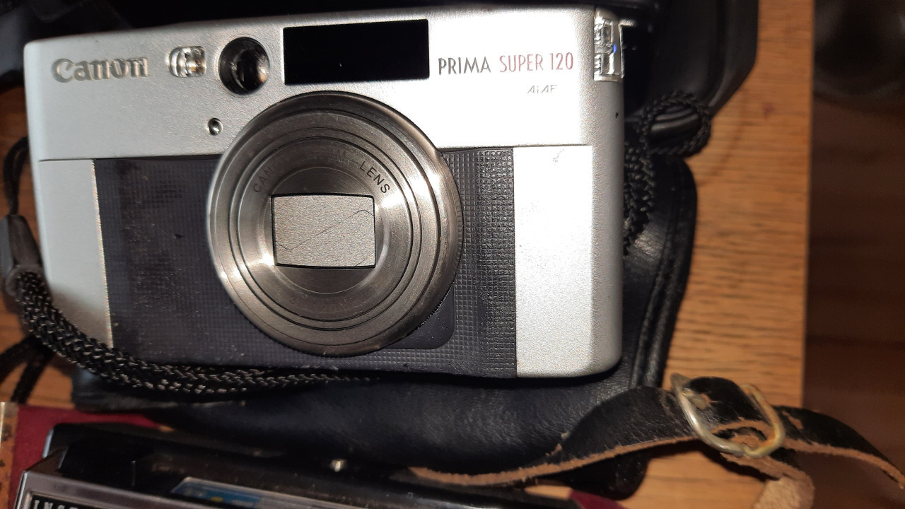 Een tas vol analooge camera's