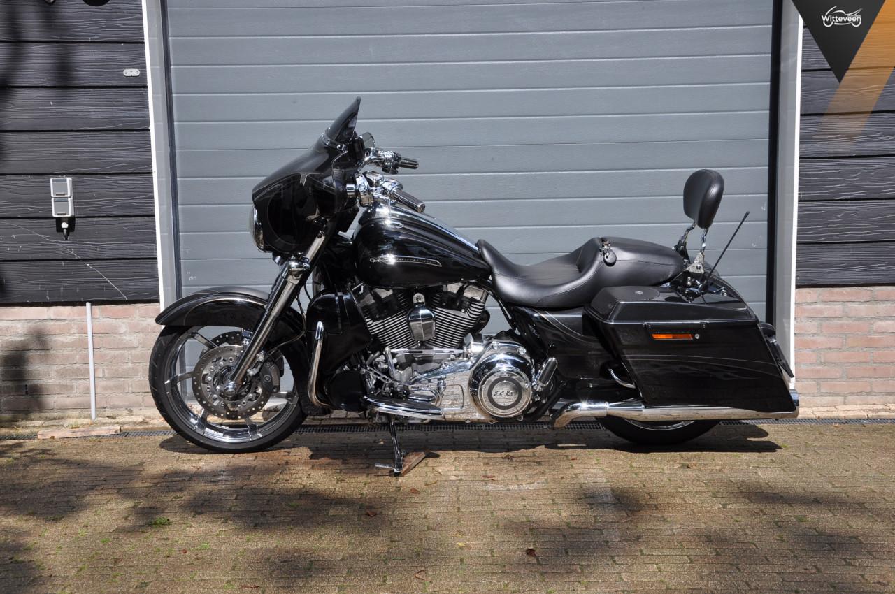 Harley Davidson FLHXSE Street Glide CVO 110 pracht exemplaar!