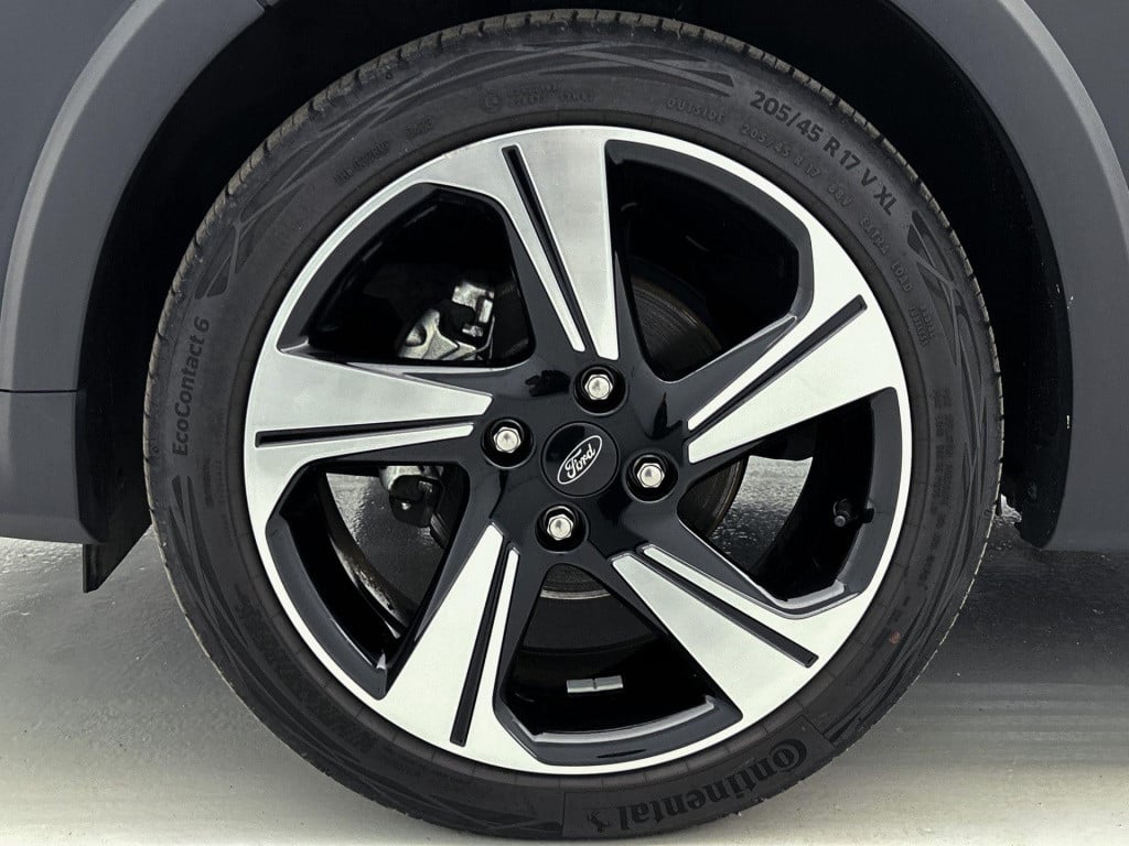 Ford Fiesta 1.0i ecoboost 70kw active btw auto! | 17'' lmv | winter pack | 