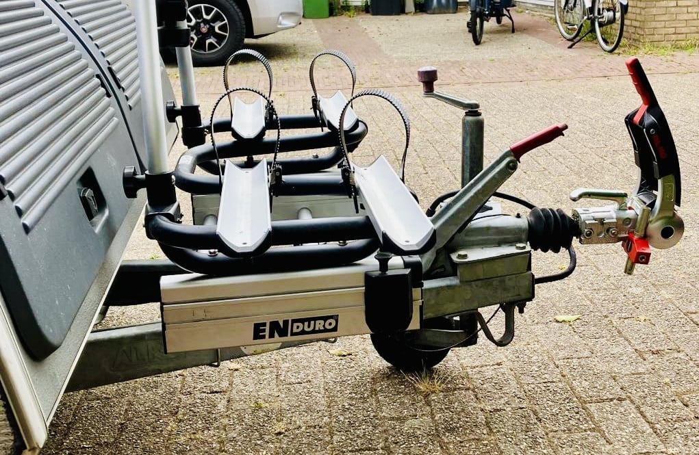 Kip Kompakt 37, BOVAG 2024, zeer goed onderhouden.