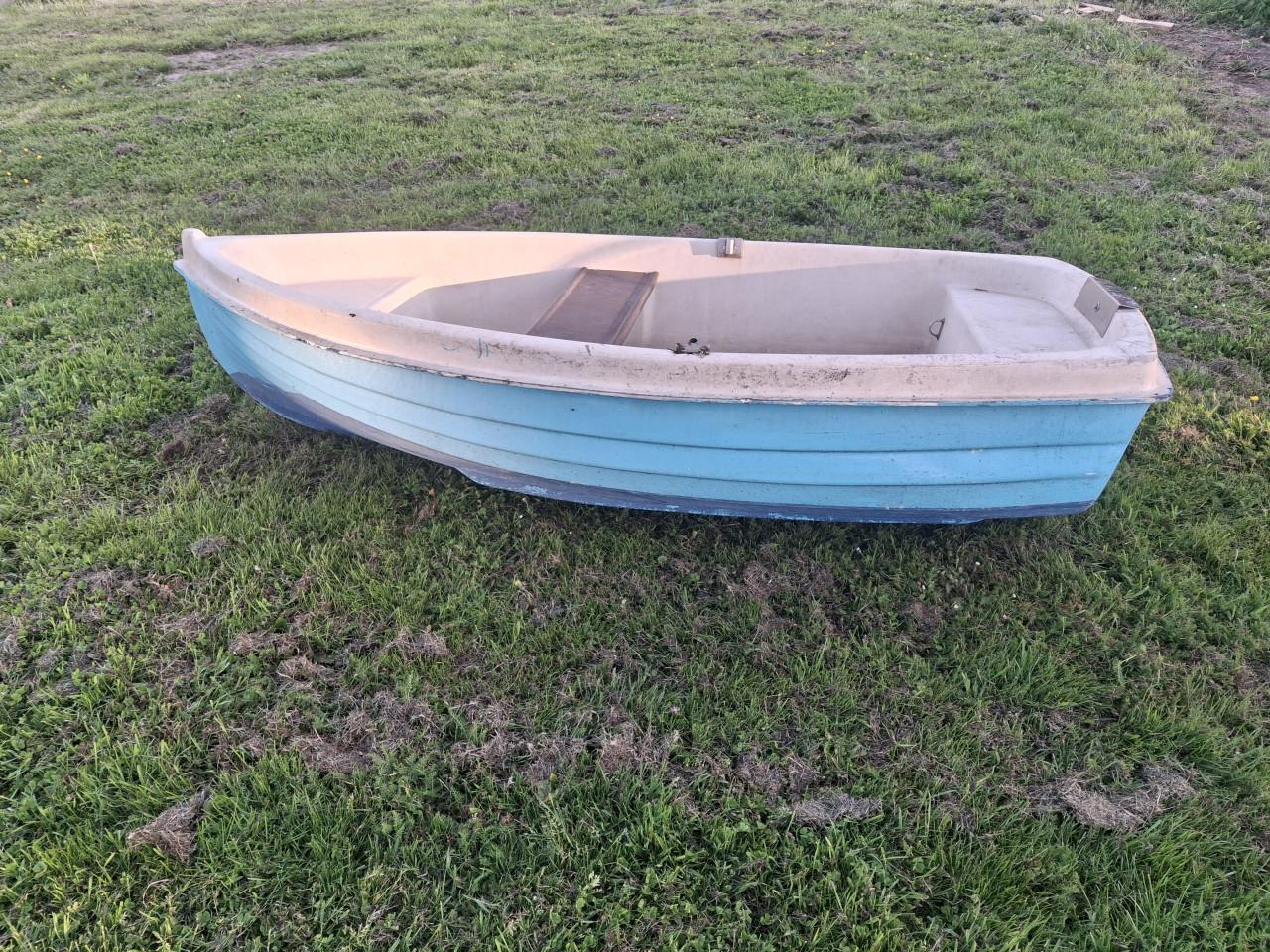 Polyester boot roeiboot in goede staat-2.2 meter-event. met 2.5pk Yamaha