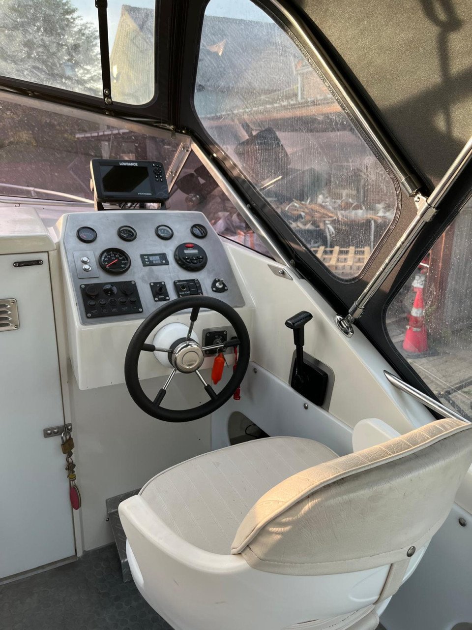 Kajuitboot met trailer