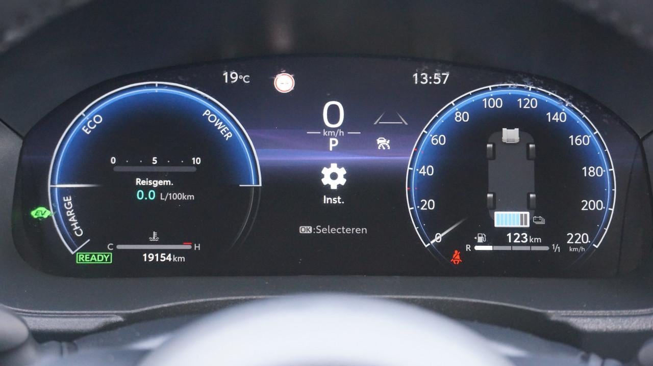 Toyota Yaris Cross 1.5 Hybrid 130 Executive rijklaar incl garantie