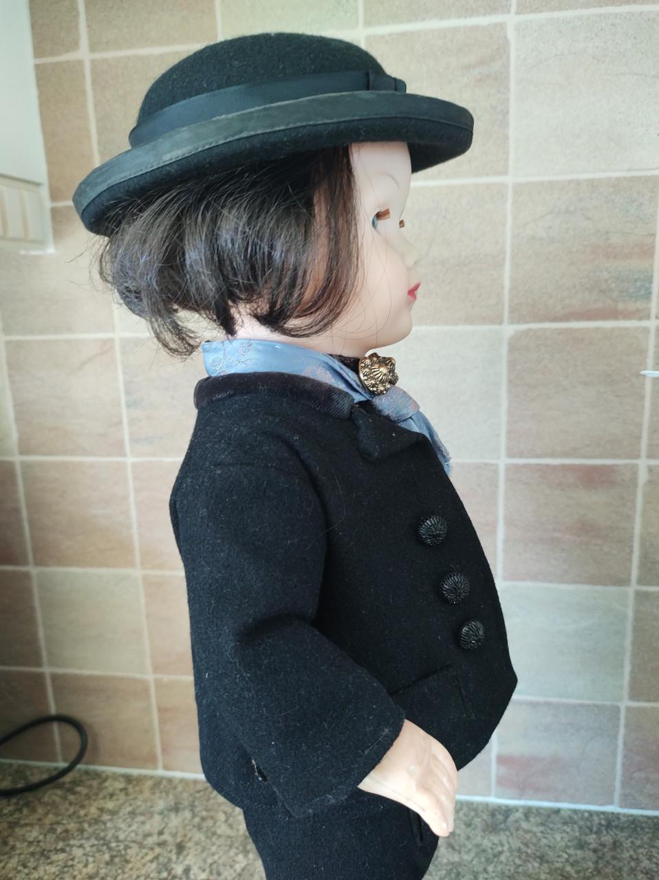 2 prachtige poppen met Walcherse klederdracht. Staart muts, Zeeland