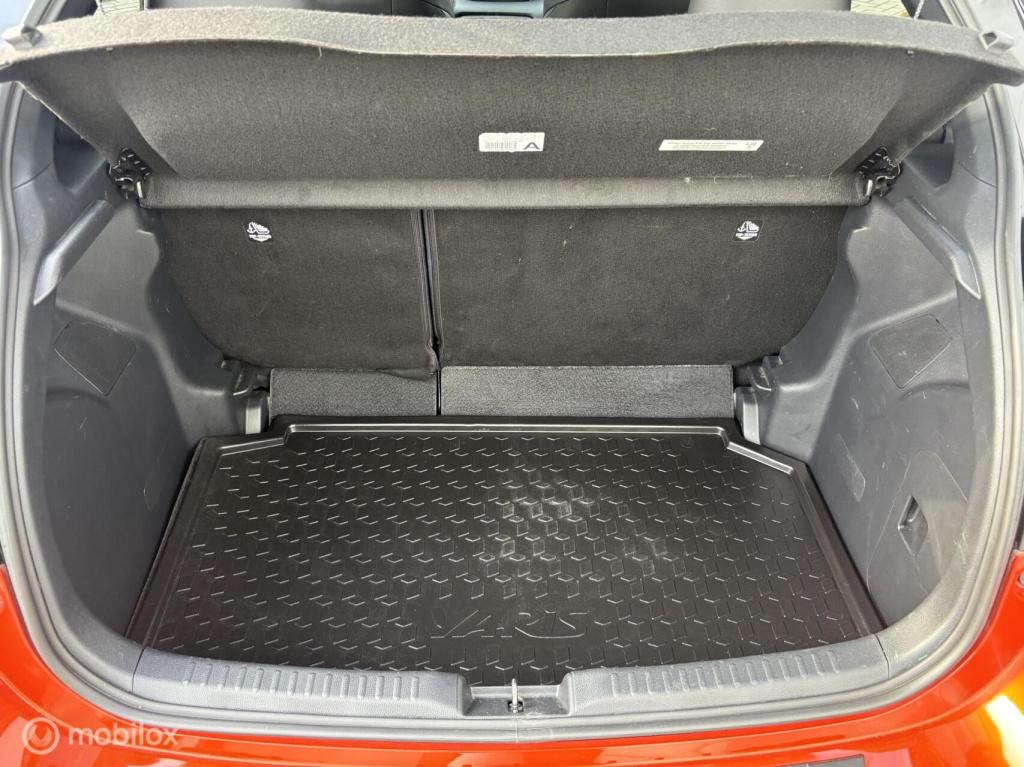 Toyota Yaris 1.5 hybrid executive