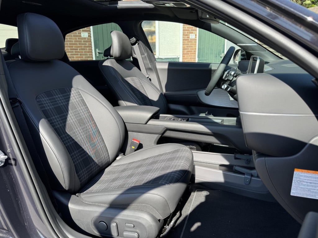 Hyundai Ioniq 6 first edition awd 77.4 kwh eenmalige aanbieding!