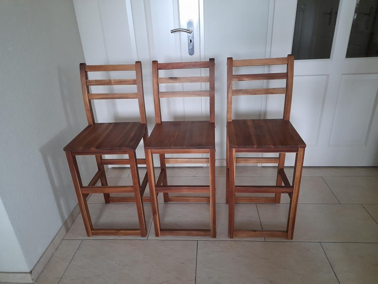 3  houten barkrukken (in goede nette staat