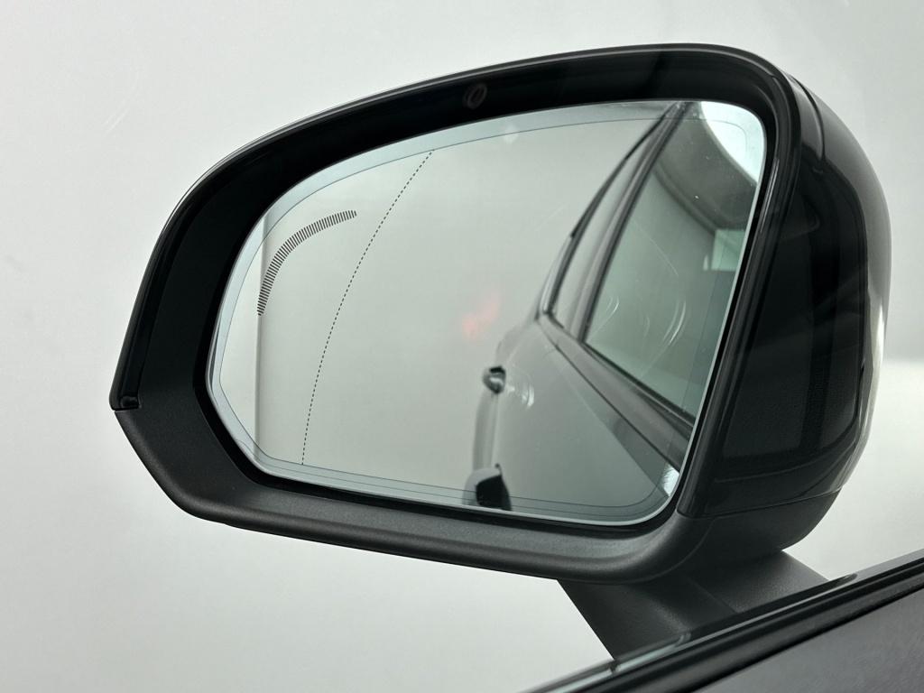 Volvo XC40 b4 204pk plus dark| 360camera| elek.stoelen| h&k sound|