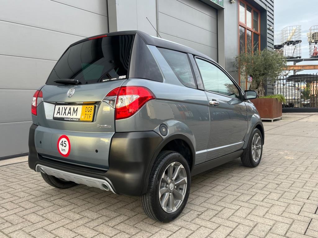 Aixam Crossline brommobiel premium in keurige staat