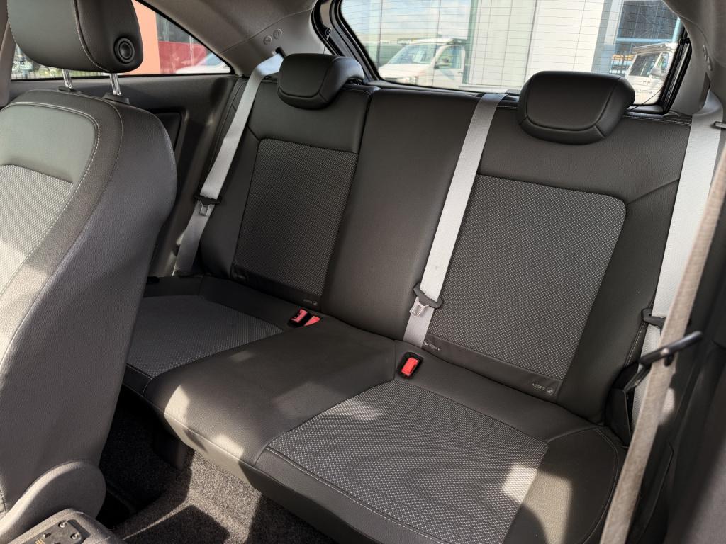 Opel Corsa 1.4-16v cosmo | radio | climate control | half leder |