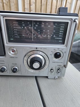 Jaren 70 Venturer wereldontvanger Model Multiband Receiver HA 5700 CB