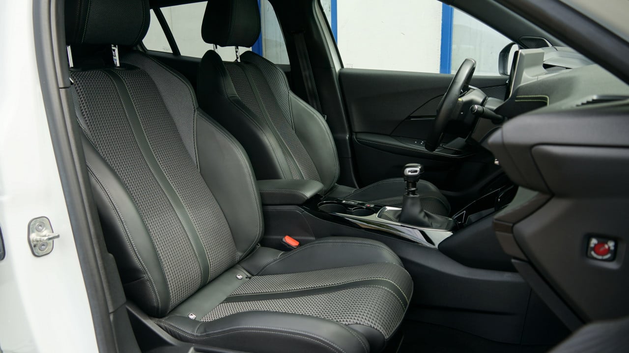 Peugeot 2008 1.2 PureTech GT-Line rijklaar incl garantie