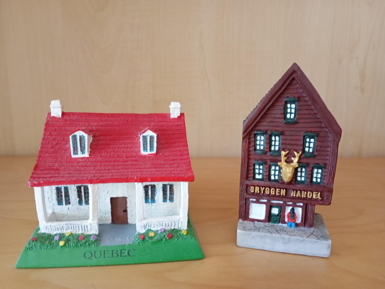 8 huisjes van diverse landen