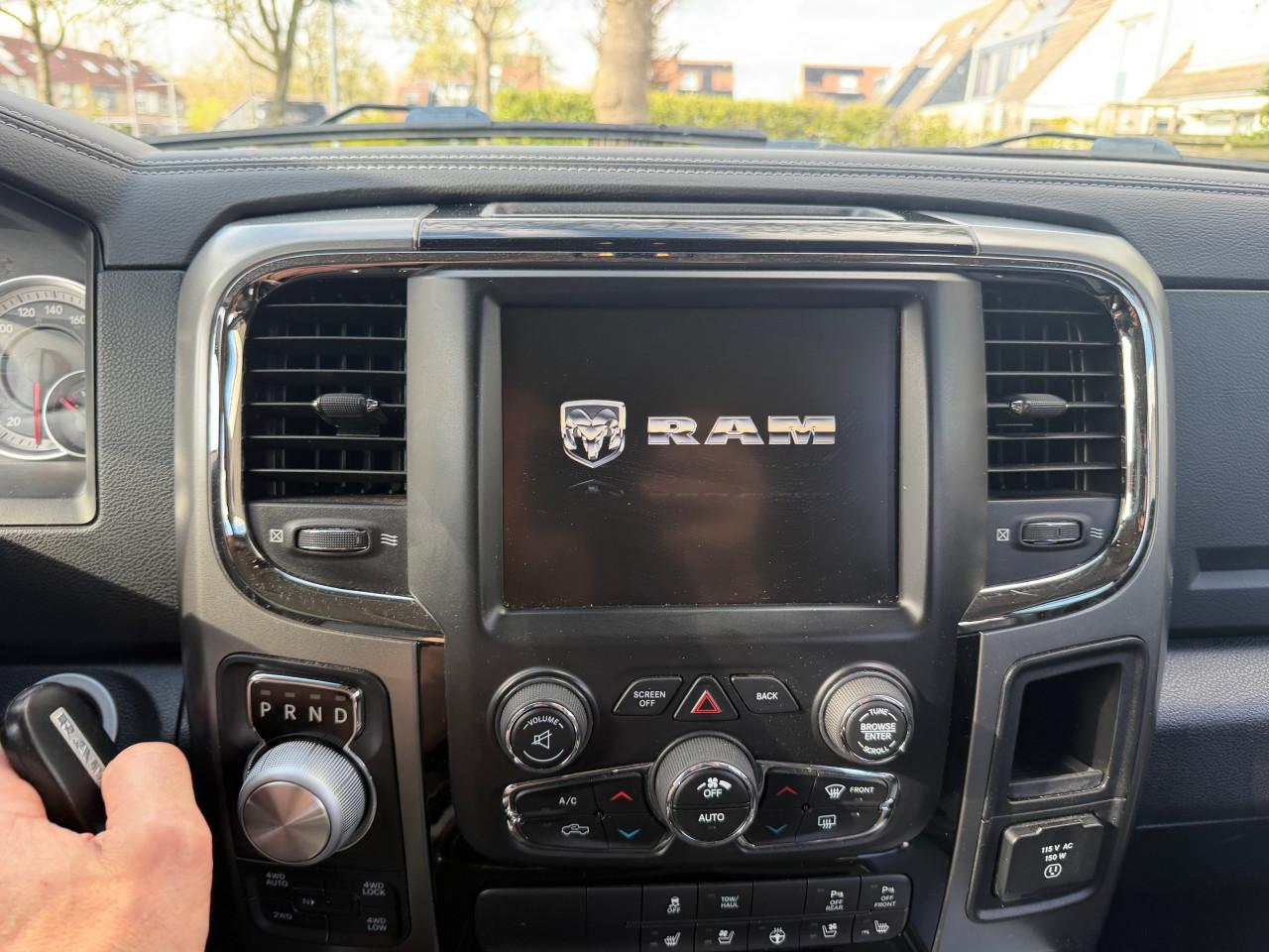 Dodge Ram 1500 Sport  5.7 Hemi 2016