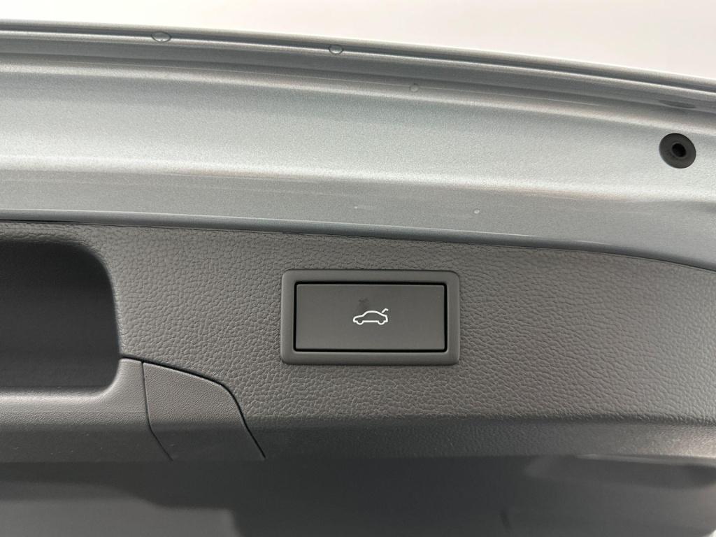 Volkswagen Passat variant 1.5 ehybrid elegance business dsg6 204pk