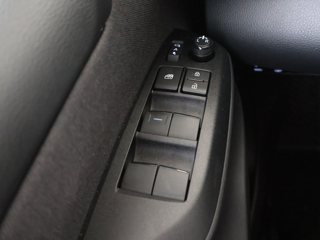 Toyota Yaris 1.5 hybrid 130 gr sport