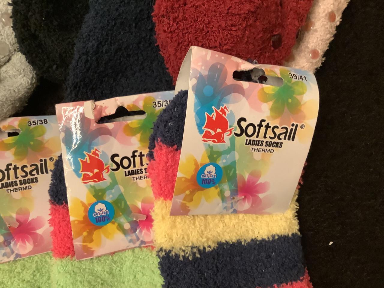 Partij leuke huissokken. ( partij 225)