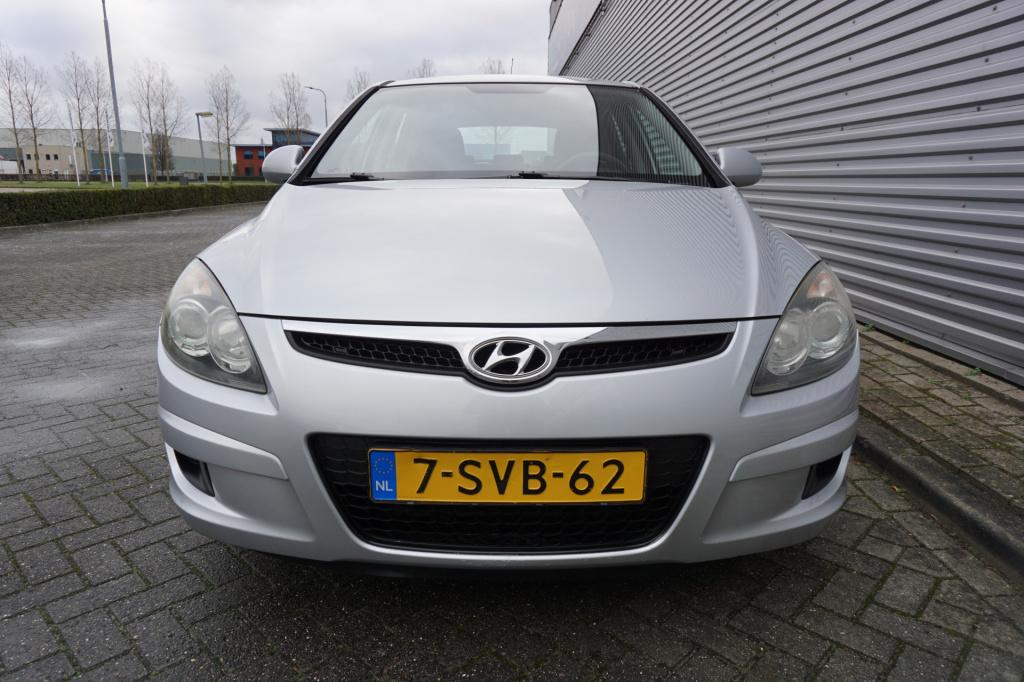 Hyundai I 30 1.4i active cool airco / elektr. ramen / nieuwe apk!
