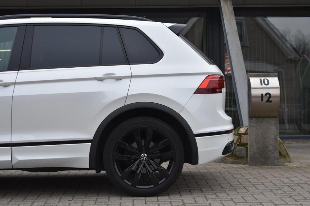 Volkswagen Tiguan 1.5 tsi r-line | black style | panoramadak | nap | camera