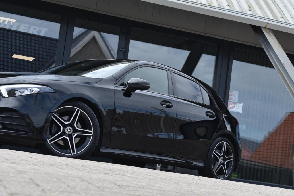 Mercedes-Benz A-Klasse 180 amg night | sfeerverlichting | camera | nap | st