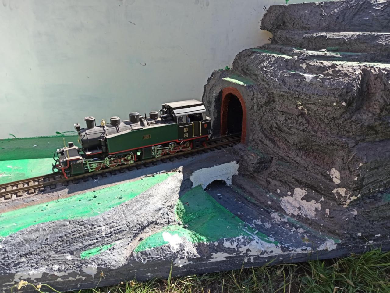 LGB diorama afm.  176cm lang, 72cm diep, 70cm hoog.