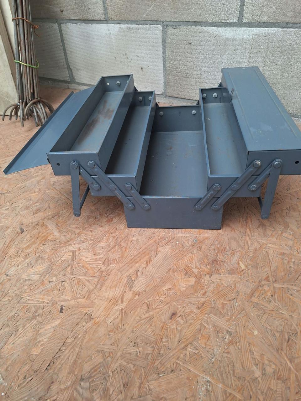 Metalen gereedschapskist