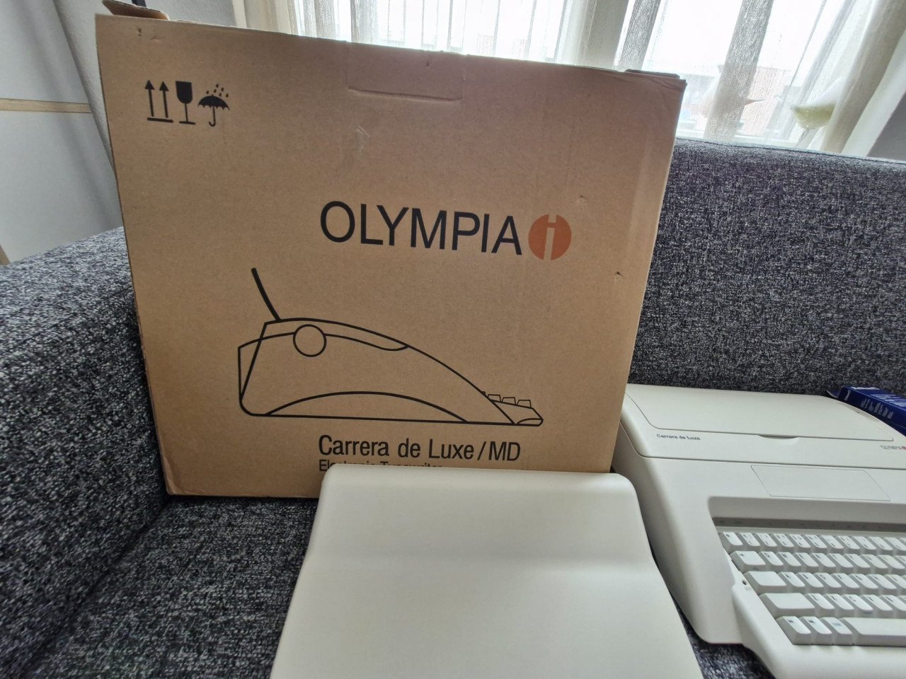Elektrische schrijfmachine Olympia in nieuw staat