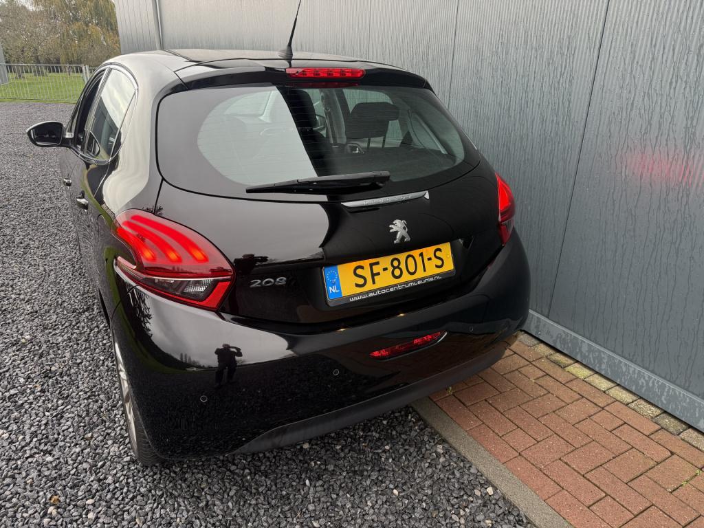 Peugeot 208 1.2 puretech blue lease executive 5-drs