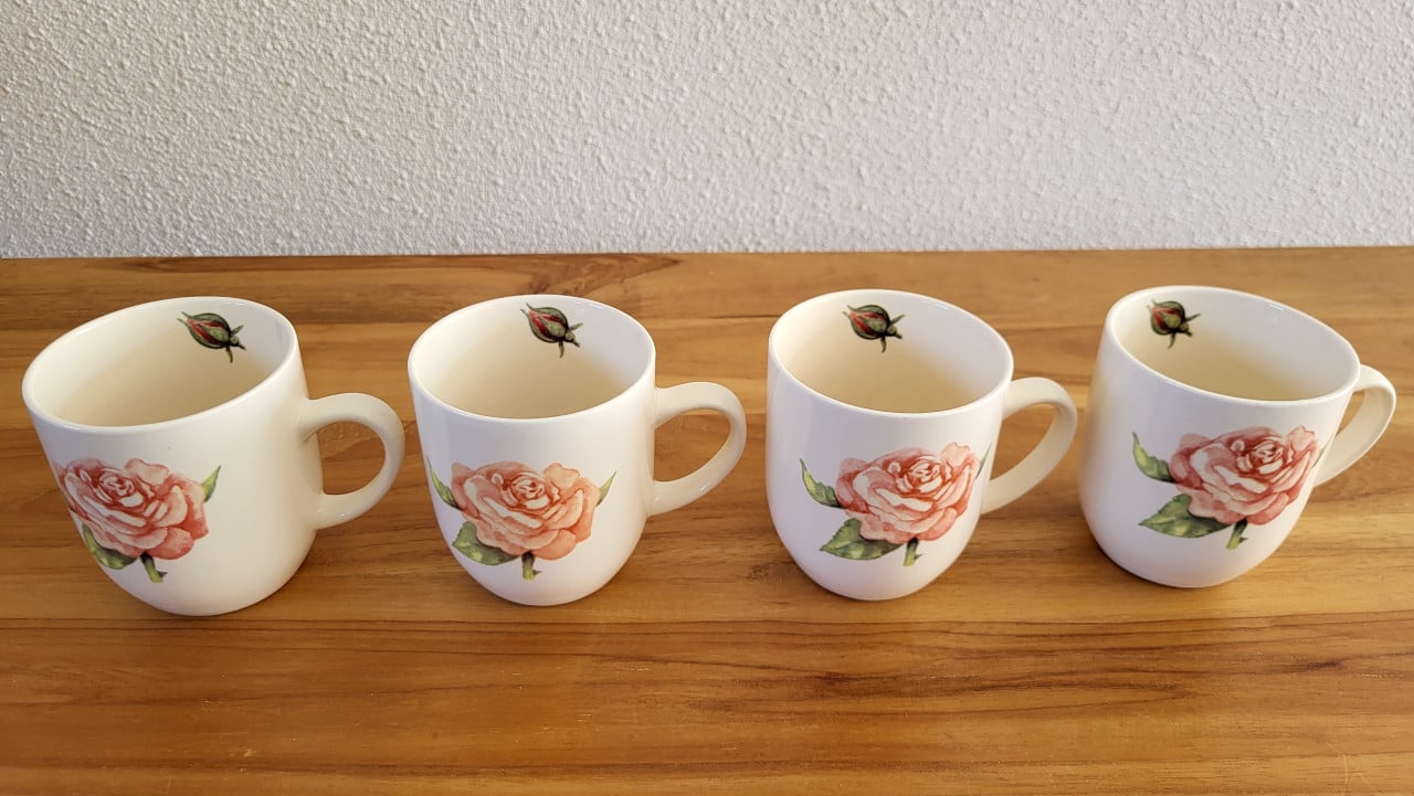 Set van 4 koffie mokjes h 8 cm Jet servies A Rose is a Rose
