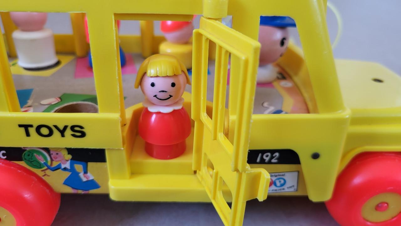 Vintage Fisher Price school bus uit 1965