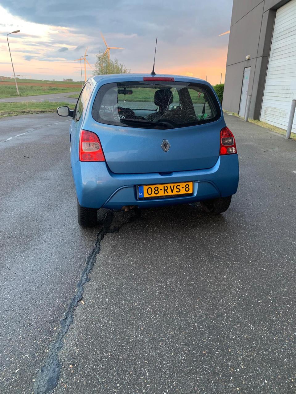 Mooie blauwe Renault Twingo!