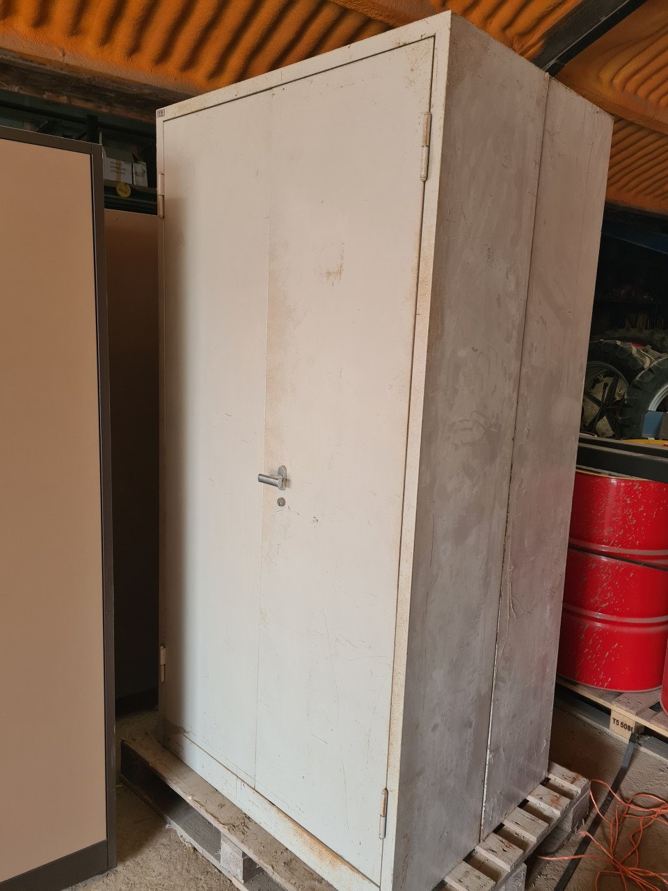 Archiefkast magazijn werkplaatskast kantoor ahrend  lockerkast